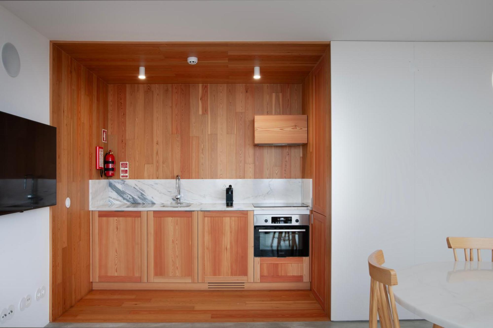 Angra + Apartment Angra do Heroísmo Стая снимка