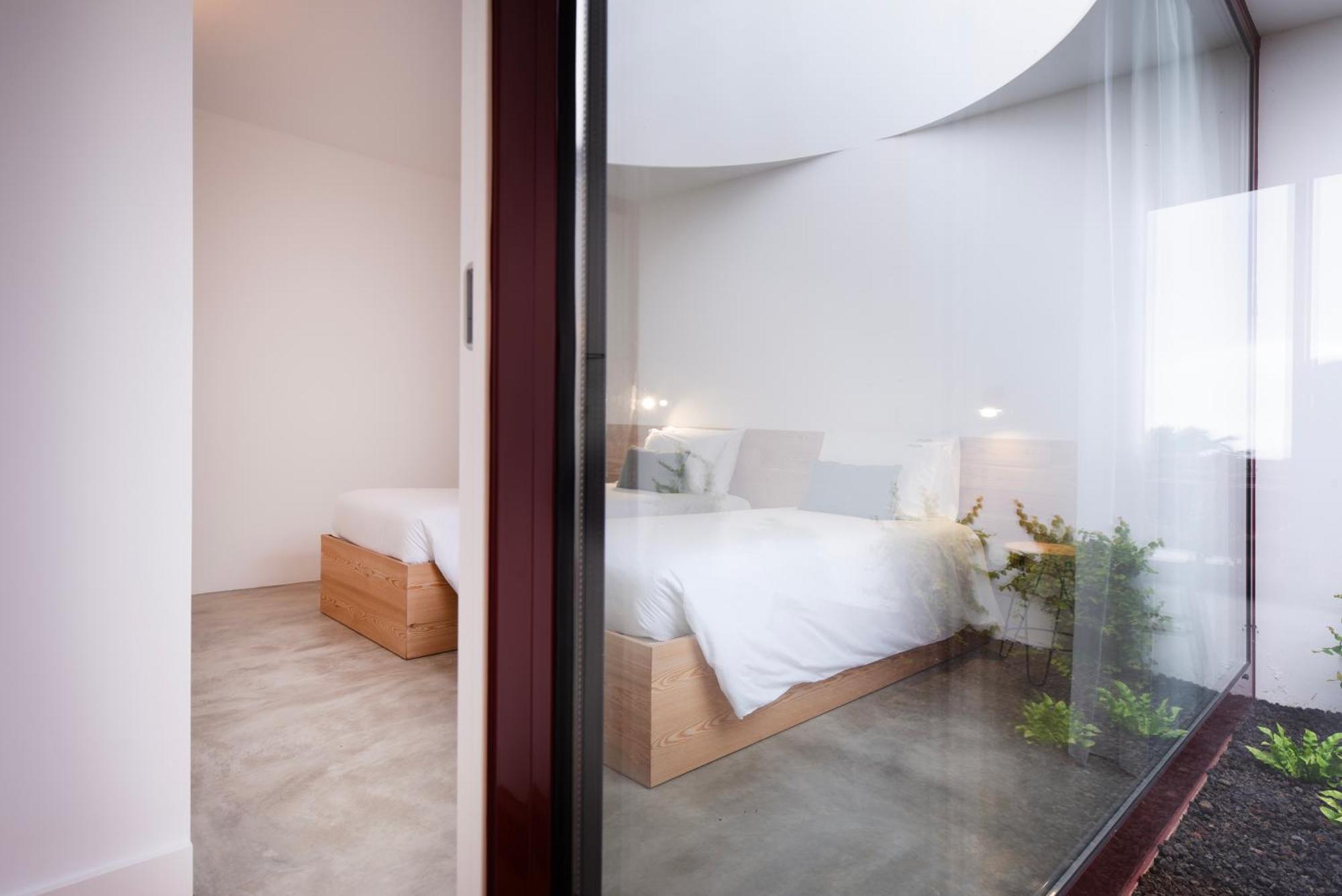 Angra + Apartment Angra do Heroísmo Стая снимка