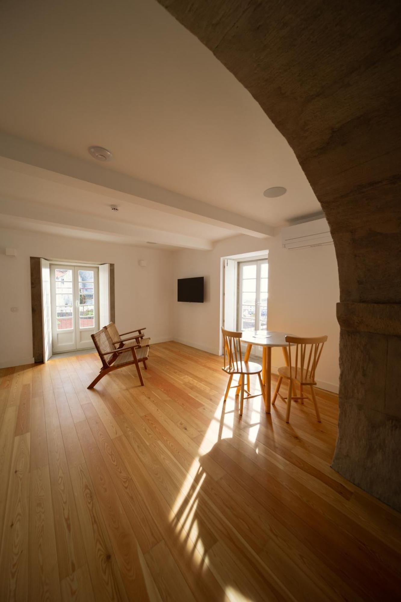 Angra + Apartment Angra do Heroísmo Стая снимка