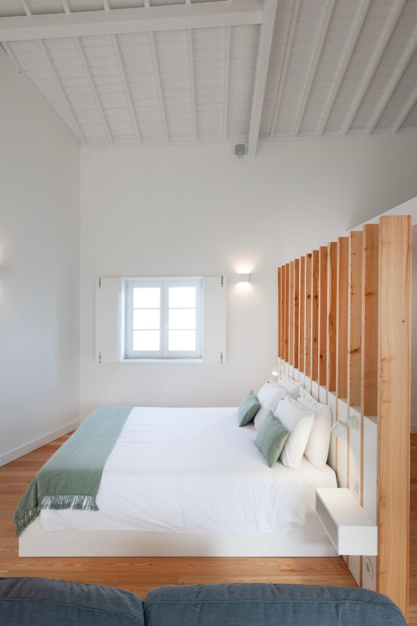 Angra + Apartment Angra do Heroísmo Стая снимка