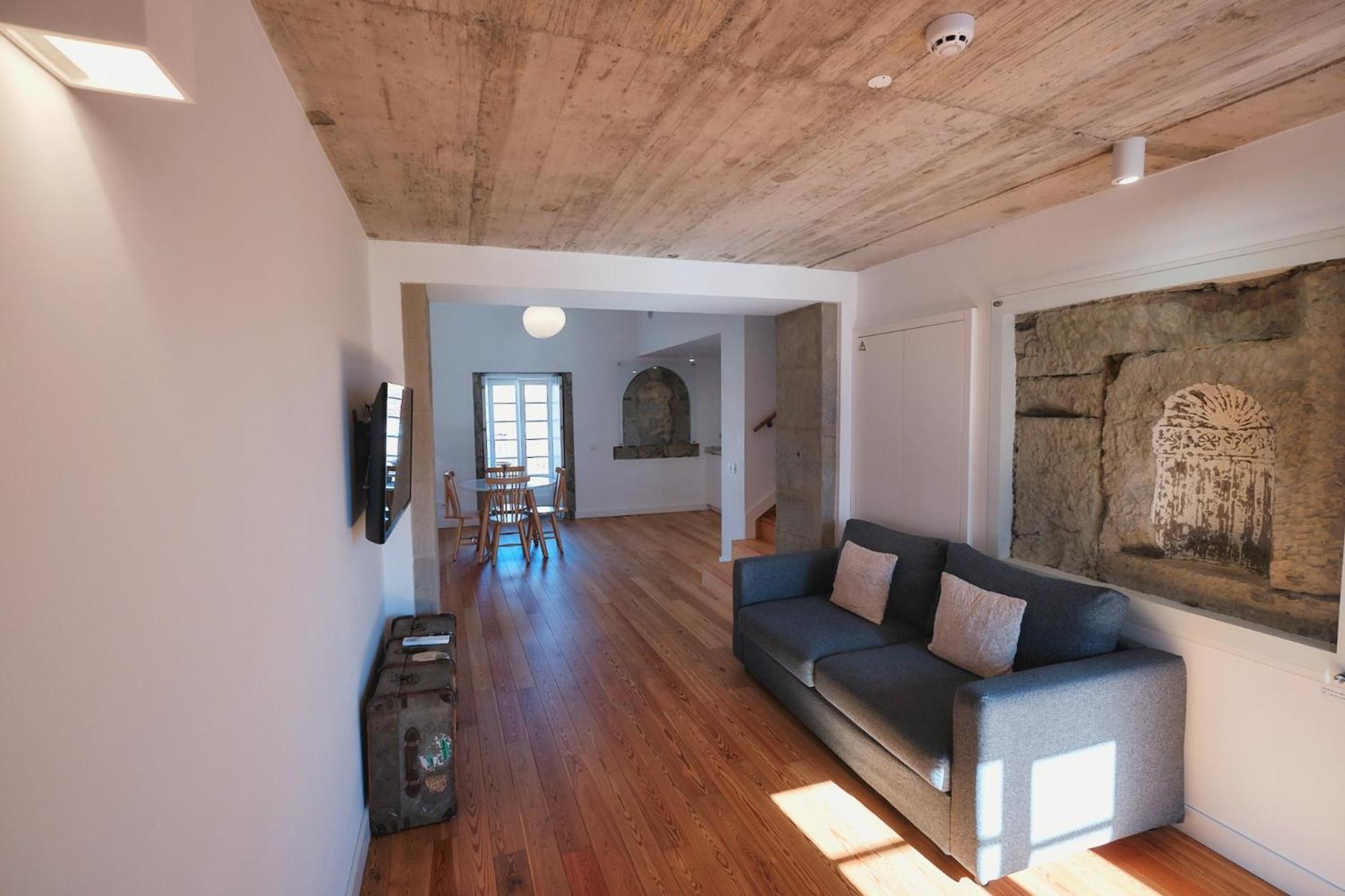Angra + Apartment Angra do Heroísmo Стая снимка